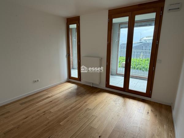 Location Appartement 4 pièces 79.2 m² - Paris 75018