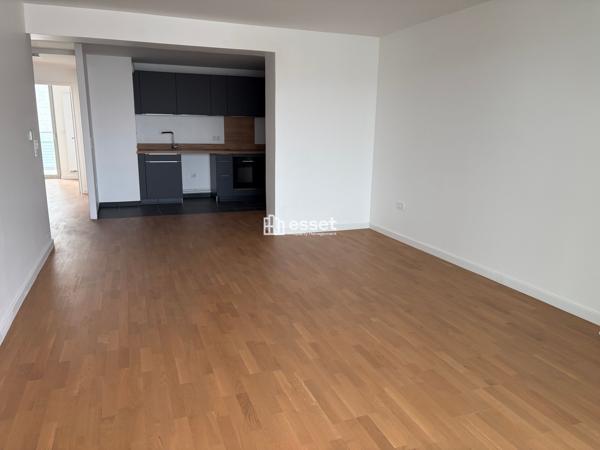 Location Appartement 5 pièces 102.6 m² - Suresnes 92150