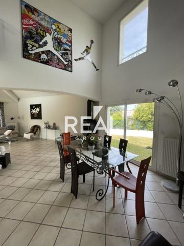 Maison 6 pièces de 200 m² à louer à Saint Medard En Jalles – Gajac