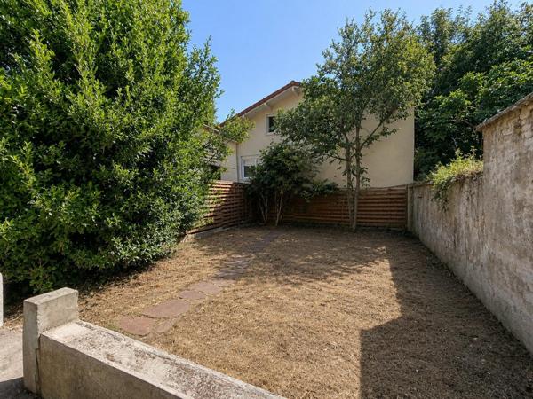 INVESTISSEMENT LOCATIF – T3 AVEC JARDIN PRIVATIF – LOCATAIRE EN PLACE – PETITE COPROPRIÉTÉ