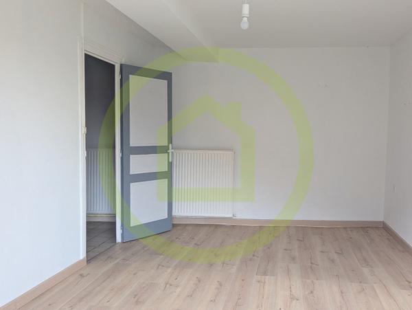 Maison et dépendances à MAULÉON (79700)