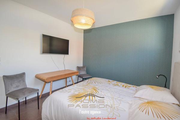 VAUX/MER - VILLA CONTEMPORAINE, CUBIQUE ET CITADINE AVEC PISCINE