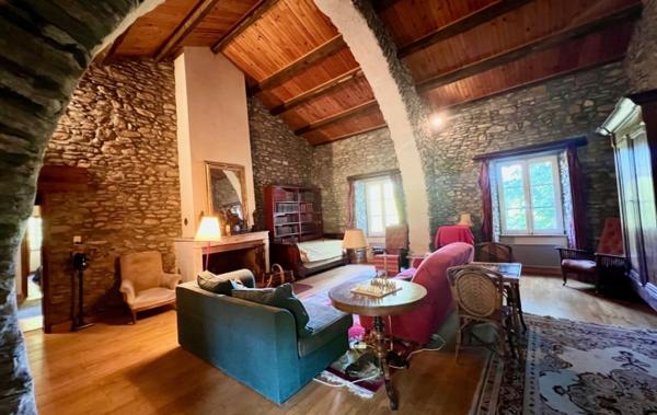 Vente Maison Ancienne métairie sur 7 - 7 ha Saint-pons-de-thomieres   