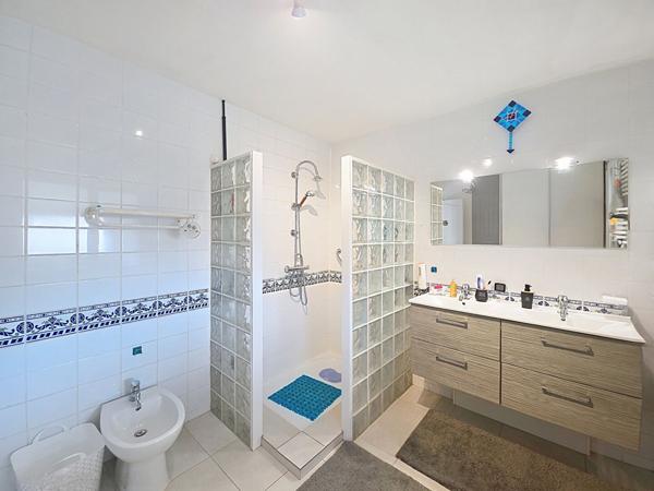 Maison à vendre à St Jean des Mauvrets - 3 chambres et terrain de 700m²