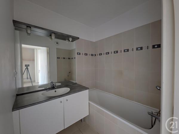 Appartement F3 à vendre  3 pièces - 66,64 m2 MARSEILLE - 13004