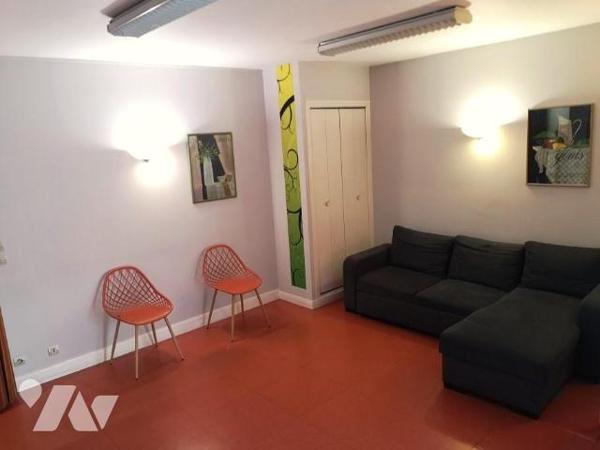 Laval Coeur du Centre vile, Locaux / Bureaux professionnels avec entrée privative