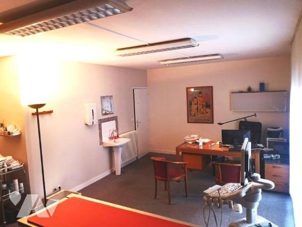 Laval Coeur du Centre vile, Locaux / Bureaux professionnels avec entrée privative