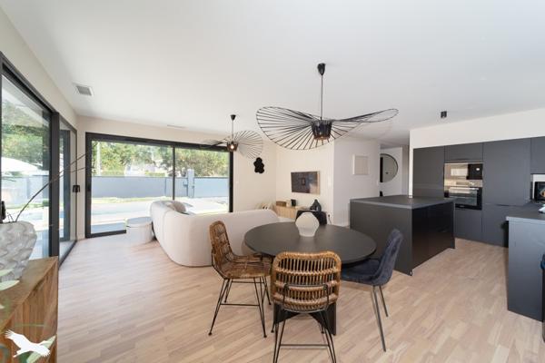 Maison à vendre |  Carbon-Blanc |  5 pièces | 120 m²