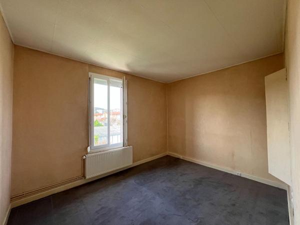 Maison avec jardin et garage