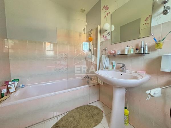 Montagnat maison de 6 pièce(s) surface 142.59 m2, 4 chambres, un bureau, 2 pièces d'eau, double garage, piscine, chalet, ...