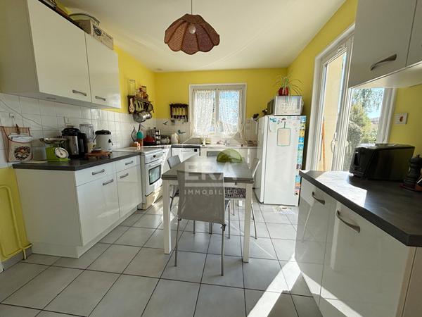 Montagnat maison de 6 pièce(s) surface 142.59 m2, 4 chambres, un bureau, 2 pièces d'eau, double garage, piscine, chalet, ...