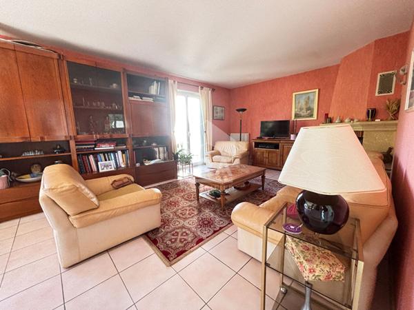 Montagnat maison de 6 pièce(s) surface 142.59 m2, 4 chambres, un bureau, 2 pièces d'eau, double garage, piscine, chalet, ...