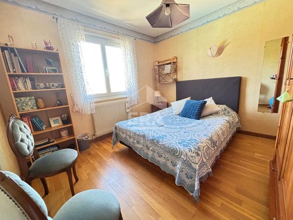 Montagnat maison de 6 pièce(s) surface 142.59 m2, 4 chambres, un bureau, 2 pièces d'eau, double garage, piscine, chalet, ...