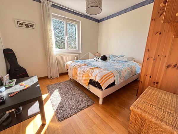 Montagnat maison de 6 pièce(s) surface 142.59 m2, 4 chambres, un bureau, 2 pièces d'eau, double garage, piscine, chalet, ...