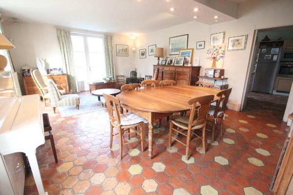 Maison à vendre 10 pièces de 258 m²