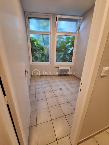 Local d activites de 128 m²