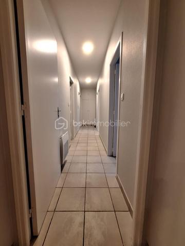 Local d activites de 128 m²