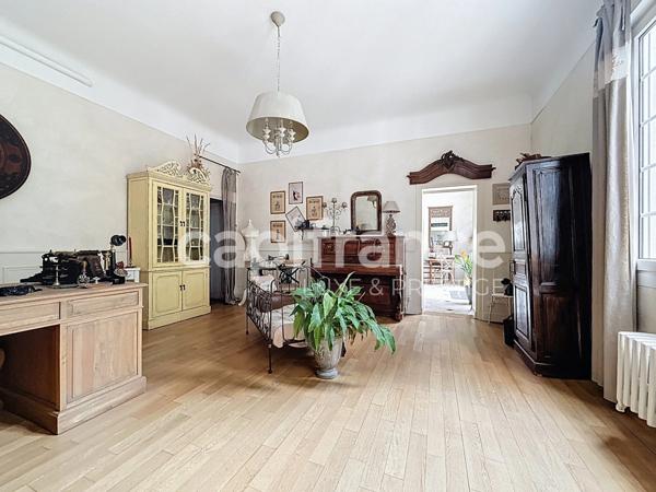 Maison d'exception au coeur de Langeais 420 m², 8 chambres