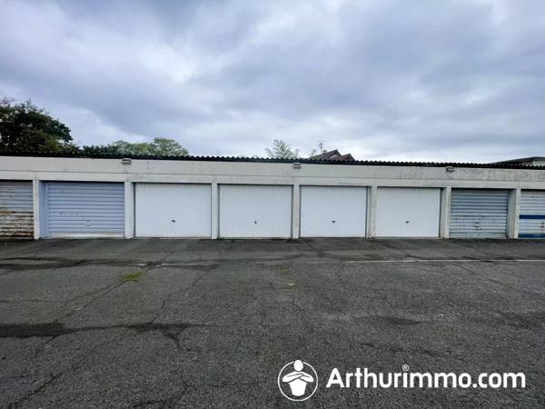 Vente                                                      Garage
                        
                                         15 m2                     à Seloncourt