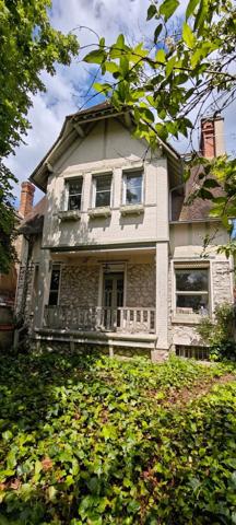 Lumineuse meulière familiale dans un secteur préservé de Fontainebleau 530 800 €