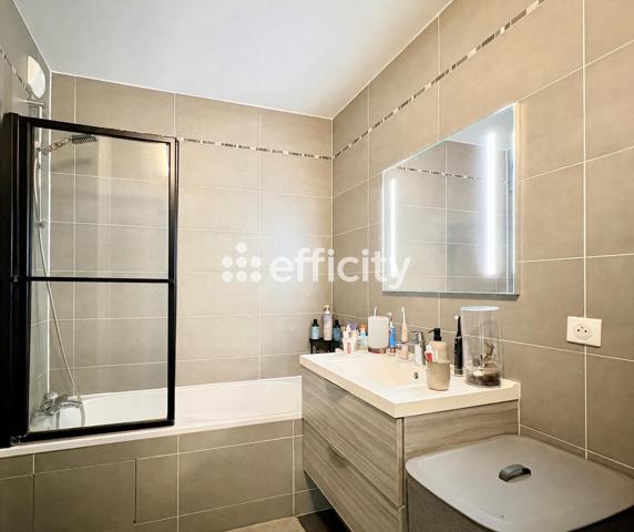 Appartement
         3 pièces
        - 62 m² Exclusivité 520 000 € *