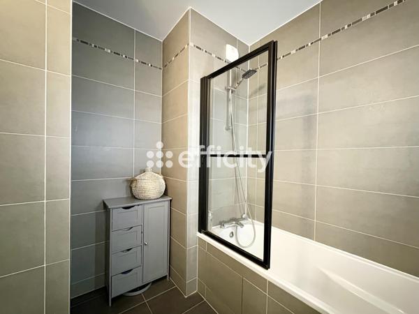 Appartement
         3 pièces
        - 62 m² Exclusivité 520 000 € *