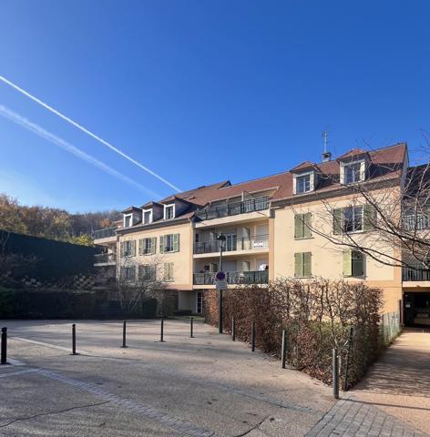 Fontenay-le-Fleury (78330) DERNIER ETAGE A FONTENAY LE FLEURY