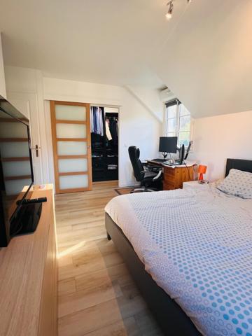 Fontenay-le-Fleury (78330) DERNIER ETAGE A FONTENAY LE FLEURY