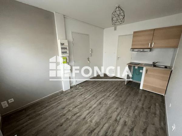 Location Studio 13.93 m² - 1 BIS RUE JACQUART Reims 51100