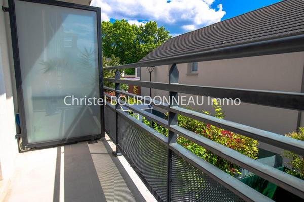 Appartement type F2 1 chambre , balcon, place de stationnement