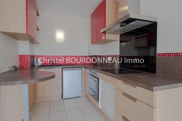 Appartement type F2 1 chambre , balcon, place de stationnement