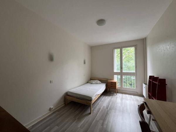 Appartement 1 pièce                                        - 35200 Rennes Réf : 2385