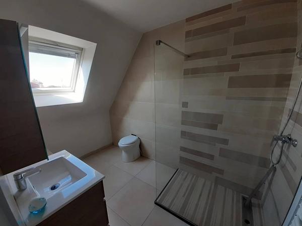 INDIVIDUELLE DE 2001 DANS LOTISSEMENT PRISE