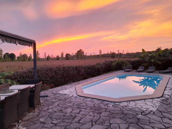 Lahonce (64990) Maison plein pied,véranda,piscine,terrasse, garage,abris de jardin
