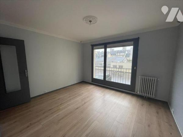 L'office notarial DES NOTAIRES A MES COTES vous propose à la vente un appartement en plein coeu...