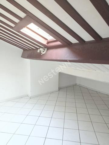 TOULON OUEST Appartement 3 pièces à Toulon - Dernier étage avec vue dégagée