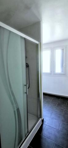 Rouen-Préfecture : Appartement (1er E) rénové 81 m² avec 2 CH, cave et vue sur jardin (poss Gge) ...!