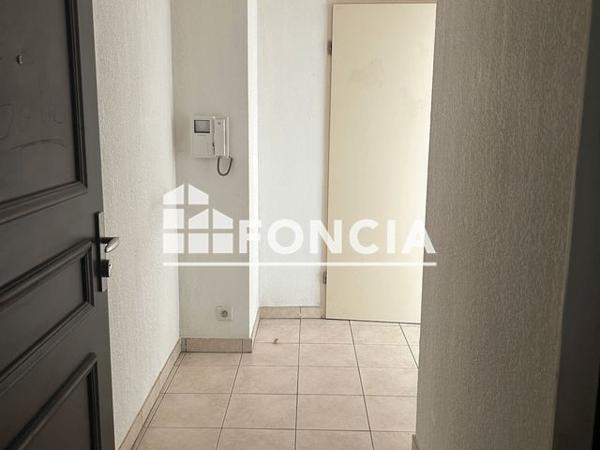 Location Studio 26.7 m² - 23 RUE DU DOCTEUR FIGHIERA Nice 06300