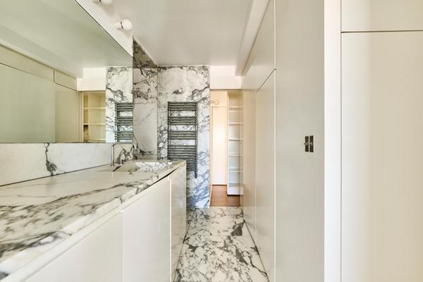 Duplex d’architecte avec terrasse suspendue et vue sur le Sacré-Coeur
