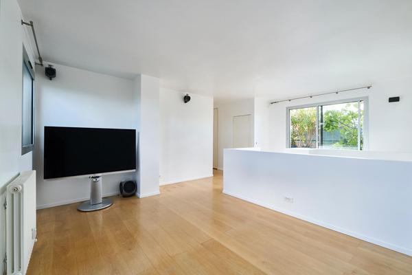 Duplex d’architecte avec terrasse suspendue et vue sur le Sacré-Coeur
