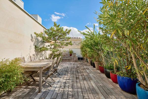 Duplex d’architecte avec terrasse suspendue et vue sur le Sacré-Coeur
