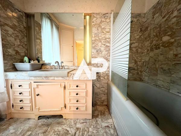 Maison Bourgeoise de XIXème siècle sur Saint Gratien €775 000 ** - Référence 1570