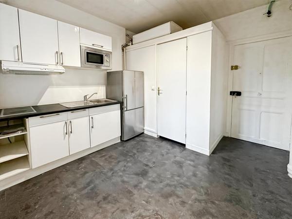 Location appartement près de RIS ORANGIS - 1 pièce(s) - 23 m² - 572 €/mois