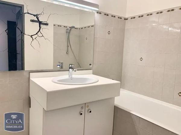 Appartement à louer 3 pièces 85.75m² Villeurbanne (69100)