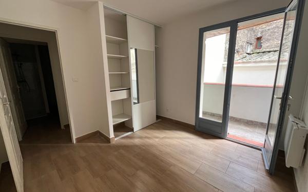 Appartement à louer    3 pièces • 72 m2 Saint-Papoul