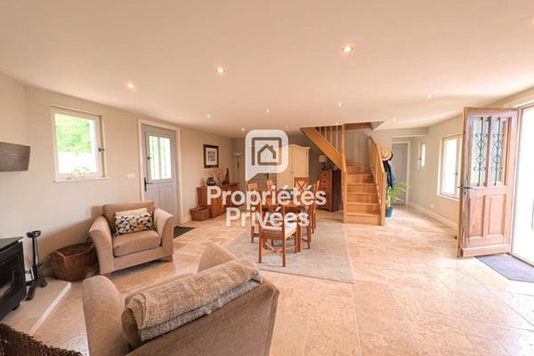MAISON DE CARACTERE CONTEMPORAINE DE 159 M² - PRESTATIONS HAUT DE GAMME - 3 SUITES PRIVATIVES - TERRAIN DE 6 180 M² A NONTRON