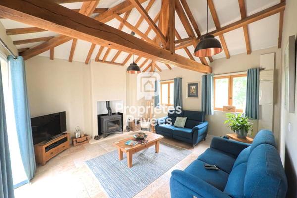 MAISON DE CARACTERE CONTEMPORAINE DE 159 M² - PRESTATIONS HAUT DE GAMME - 3 SUITES PRIVATIVES - TERRAIN DE 6 180 M² A NONTRON