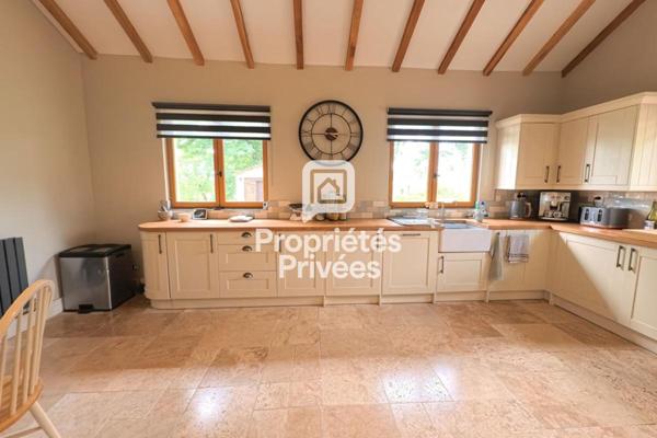 MAISON DE CARACTERE CONTEMPORAINE DE 159 M² - PRESTATIONS HAUT DE GAMME - 3 SUITES PRIVATIVES - TERRAIN DE 6 180 M² A NONTRON