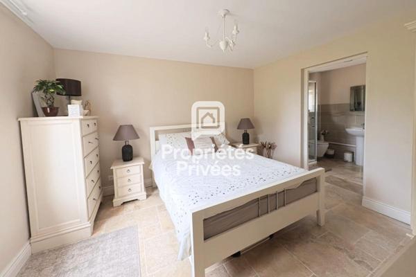 MAISON DE CARACTERE CONTEMPORAINE DE 159 M² - PRESTATIONS HAUT DE GAMME - 3 SUITES PRIVATIVES - TERRAIN DE 6 180 M² A NONTRON