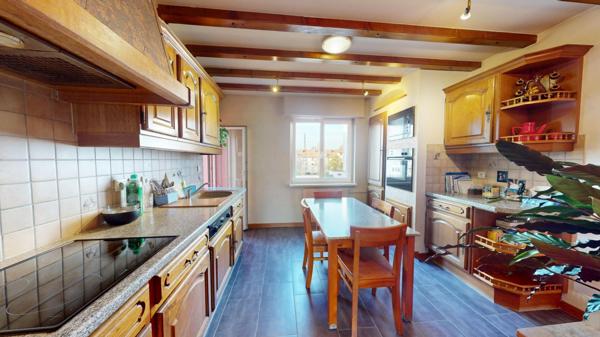 MULHOUSE – Appartement 4 pièces lumineux de 100 m² avec balcon, loggia, garage et cave